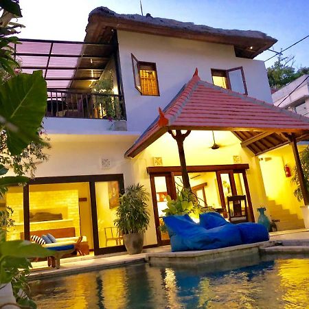 Villa Carissa Seminyak Centre, Bali By Le Ciel Hospitality Exterior photo
