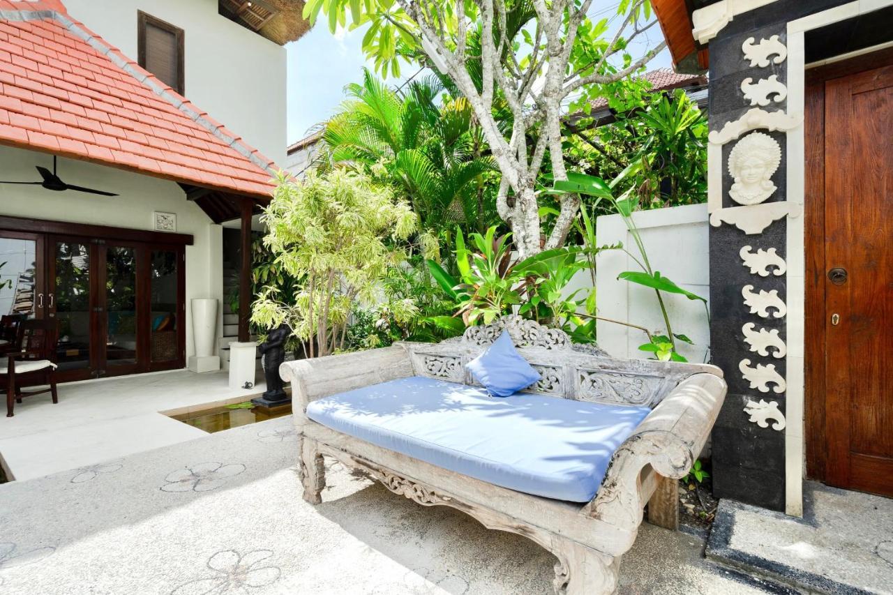 Villa Carissa Seminyak Centre, Bali By Le Ciel Hospitality Exterior photo